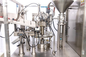 Machines à tubes et à chaleur Bouteilles à pompe Petite quantité Ampoule de liquide Scellage Presion automatique Machine de remplissage semi-automatique - Product Image 5