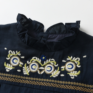 Nuevo estilo de <span class=keywords><strong>vestidos</strong></span> de niña <span class=keywords><strong>Retro</strong></span> Kidswear Floral bordado de manga larga plisado azul marino algodón joven princesa niños vestido - Product Image 3