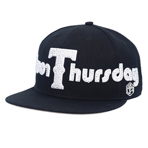 Casquettes ajustées pour hommes TCAP China OEM avec strass et broderie 3D - Product Image 1