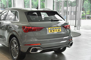Nouveau 5 places pour <span class=keywords><strong>Audi</strong></span> <span class=keywords><strong>Q3</strong></span> 2.0T Turbo Gas SUV intérieur spacieux 7 vitesses DCT boîte de vitesses automatique direction gauche R18 taille de pneu foncé - Product Image 4