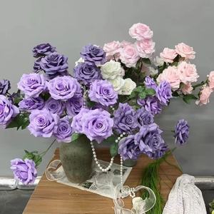 Rose en <span class=keywords><strong>soie</strong></span> blanche diamantée de 65 cm (25,5 pouces) pour décoration de mariage, <span class=keywords><strong>vente</strong></span> directe d'usine - Product Image 4
