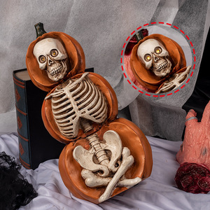 Lanterne Citrouille Crâne d'Halloween en Résine avec Yeux Lumineux – Décoration Intérieure pour Halloween - Product Image 1