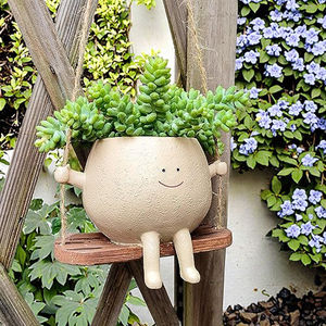 Conception drôle de visage de <span class=keywords><strong>petit</strong></span> homme assis balançoire <span class=keywords><strong>pot</strong></span> de fleur suspendu en résine - Product Image 6