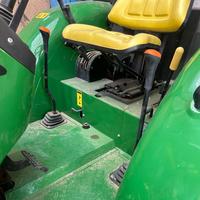 Tracteur à roues d'occasion John Deere 3B-554, 55 CV, quatre roues motrices, 300 heures de fonctionnement, état d'origine premium, moteur 4 cylindres