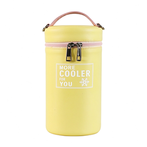 Sac de transport ultra-fin en cuir PU imperméable avec poche avant zippée, bandoulière réglable, porte-bouteille et compartiment isotherme - Product Image 5