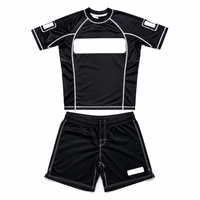 Ensemble de shorts de boxe MMA pour adultes hommes noir et rashguard avec logo personnalisé, surpiqûres contrastées, séchage rapide, 100% polyester