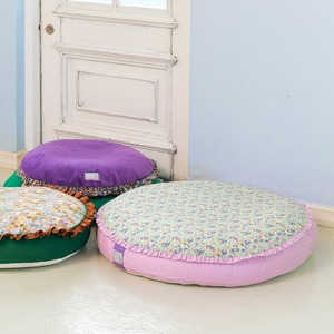 Cojín exterior Dogatti Pink Garden-Elegante almohada interior/exterior para comodidad y estilo - Product Image 1