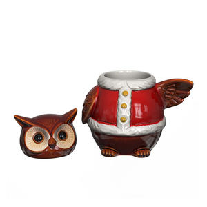 Tarro de galletas de Navidad con diseño de búho pintado a mano, de cerámica de alta gama, personalizable, para venta al por mayor, ideal para el mercado europeo. - Product Image 3