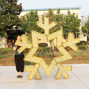 Đèn trang trí LED hình bông tuyết lớn 3D với các tùy chọn màu trắng mát hoặc trắng ấm có thể tùy chỉnh - Product Image 4