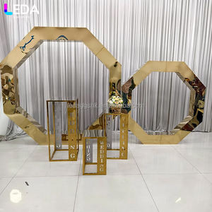 Arche de mariage octogonale en acier inoxydable doré LEDA, toile de fond métallique pour événements d'anniversaire - Product Image 1