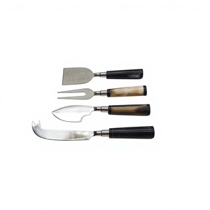 Ensemble de 4 couteaux à fromage, lame en acier inoxydable, manche en résine, style traditionnel occidental, finition polie, durable, pour la cuisine - Product Image 1