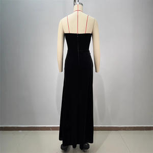 فستان سهرة نسائي أسود أنيق بتصميم عصري مزين بالخرز مع شق عالي للحفلات - Product Image 4