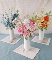 Bouquet de roses, tulipes et marguerites réalistes en crochet fait main, longueur personnalisée, romantique et rêveur, pour remise de diplôme ou décoration intérieure
