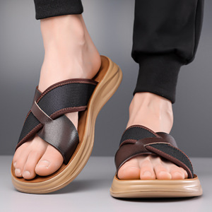 Nuevas Sandalias de Hombre para Exportación a Estados Unidos, Tallas 38-44, Diseño Cruzado, de Piel Sintética con Amortiguación, Suela Gruesa Abierta, Pantuflas Clásicas para Exteriores e Interiores - Product Image 4