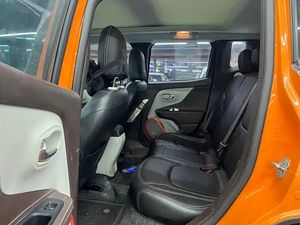 Venta al por Mayor a Bajo <span class=keywords><strong>Precio</strong></span> en China, Personalización Interior Disponible, Autos Usados <span class=keywords><strong>Jeep</strong></span> <span class=keywords><strong>Renegade</strong></span> Automáticos 2016 <span class=keywords><strong>2017</strong></span> 2018 - Product Image 4