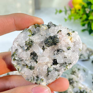 หินคริสตัลธรรมชาติทัวร์มาลีนสีเขียวหยาบพร้อม symbiosis ควอตซ์ใส - Product Image 5