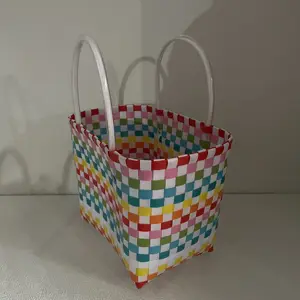 Grosir tas jerami yang cocok warna mode perancang anyaman Pvc paling populer tas tangan persegi kecil tas pantai