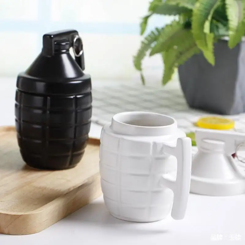 Caneca de cerâmica 3D Huaqi TCB48 criativa novidade caneca de café para escritório copo de arma de armas artificiais para decoração