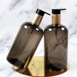 Embalagem de rótulo privado, garrafa vazia redonda de 16 oz para shampoo de plástico preto semi transparente com bomba de ouro fosco, 500 ml