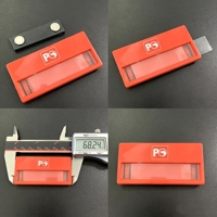 Badge nominatif personnalisé en acrylique rouge avec noyau remplaçable, fixation auto-agrippante et magnétique pour le personnel de l'entreprise