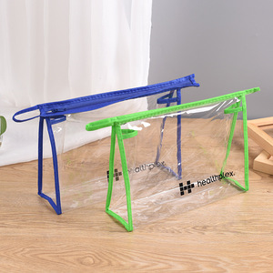 Sac de Rangement Cosmétique Portable et Étanche Personnalisé en PVC Transparent avec Fonction Carte Magnétique – Vente Directe Usine - Product Image 1