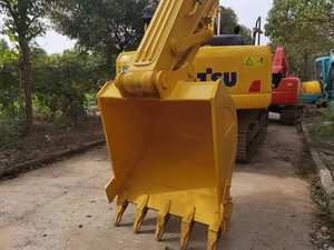 Excavatrice sur chenilles Komatsu PC200-8 d'occasion, modèle 2018, poids opérationnel de 19900 kg, composants principaux incluant moteur, pompe, 0,8 m³ - Product Image 5
