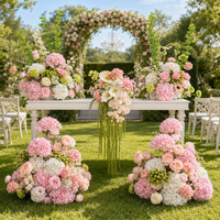 Chemin de table personnalisé en fleurs artificielles roses pour mariage, rangée de fleurs au sol et centre de table pour cérémonie et aménagement de l'endroit