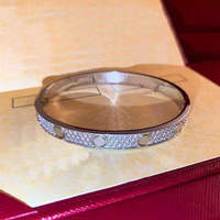 Nouveau Bracelet de Luxe 2026 en Acier Inoxydable Plaqué Style Designer avec Motif Vis
