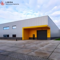 Entrepôt de stockage moderne en structure acier légère, kit de construction métallique préfabriqué