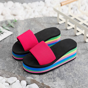 Nuevas Pantuflas de Playa Suaves Arcoíris para Comercio Exterior 2026, Pantuflas de Mujer de Estilo <span class=keywords><strong>Dulce</strong></span> para Baño y Paseo al Aire Libre con Diseño de Línea Recta - Product Image 5