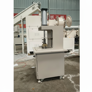 Máquina de jabón a presión para hacer jabones hechos a mano - Product Image 1