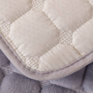 2025 आधुनिक अनुभागीय स्लाइपकवर उच्च गुणवत्ता वाले वाटरप्रूफ पॉलिएस्टर कपड़े गैर-स्लिप कुशन ज्यामितीय सादे शैली सोफे कवर - Product Image 4