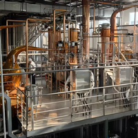 Alambic double cuve DYE 3000L avec pompe et moteur, pour la distillation sécurisée de spiritueux (Whisky, Gin, Alcool Neutre) en cuivre