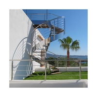 Escalier droit PRIMA LUXURY de haute qualité, design moderne pour intérieur, avec garde-corps en verre et marches en chêne
