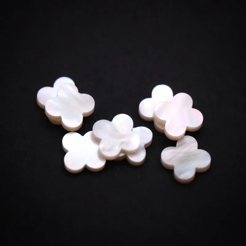 White Natural Shell Stone Four Leaf Clover Mother Of Pearl Wholesale Gemstone for DIY