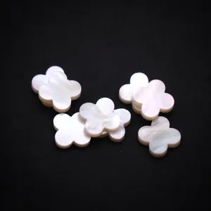 Wholesale White Natural Shell Stone Four Leaf Clover Mother Of Pearl Gemstone for DIY
