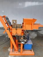 À vendre La machine hydraulique de fabrication de blocs d'argile produit des briques de boue Machine de fabrication de briques d'argile rouge