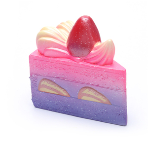 Jouet anti-stress en mousse PU en forme de gâteau triangulaire, de crème glacée ou de gâteau, de haute qualité, aspect alimentaire - Product Image 2