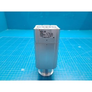 Vanne d'angle à vide poussé SMC XLA-40, utilisée comme pièce détachée pour équipement semi-conducteur d'occasion - Product Image 2
