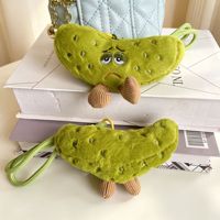 Pendentif en peluche concombre mariné mignon de 7 cm, poupée légume de dessin animé, porte-clés, pendentif de sac, jouet créatif moche et mignon