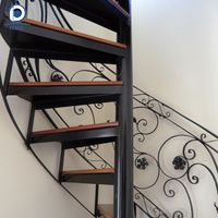 Fabrication PRIMA Factory d'escaliers courbes modernes de haute qualité sur mesure pour villa