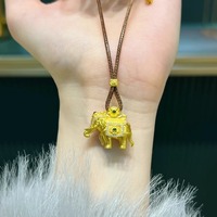 Pendentif Éléphant Porte-Bonheur Doré, Artisanat Ancien National, Zircon Double Face, Design Rétro Original et Abordable