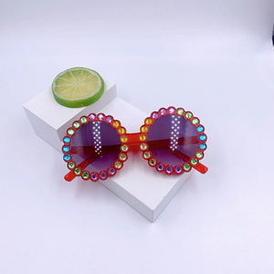 Lunettes de soleil rondes en gros, colorées, avec strass, monture PC, verres AC UV400, style dessin animé, pour enfants, animaux de compagnie, cadeaux d'anniversaire, usage en boutique - Product Image 3