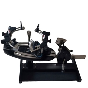 Machine à cordage de raquettes de tennis, de badminton et de squash automatisée et informatisée de haute précision pour les magasins de sport professionnels - Product Image 5