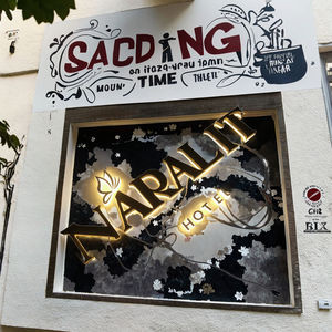 Lettres en relief 3D rétroéclairées à LED en acrylique, enseignes lumineuses à brancher pour les bâtiments, les bureaux, les hôtels, les magasins et les centres commerciaux - Product Image 3