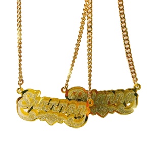 Gioielli per Bambini Duoying, Collana Personalizzata con Nome in Acrilico 3D a Forma di Cuore Dorato - Product Image 1