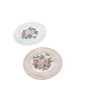 Napperons en coton 100% tissé faits à la main motif floral brodé plante ronde/ovale lin doux pour salle à manger traditionnelle réglage de la maison - Product Image 1