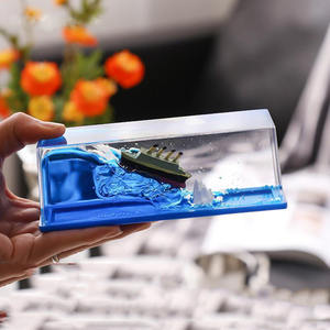 Decoración de <span class=keywords><strong>Barco</strong></span> de Crucero Acrílico <span class=keywords><strong>que</strong></span> Golpea un Iceberg, <span class=keywords><strong>Juguete</strong></span> de Escritorio con Ondas Líquidas <span class=keywords><strong>que</strong></span> <span class=keywords><strong>Nunca</strong></span> <span class=keywords><strong>se</strong></span> <span class=keywords><strong>Hunde</strong></span>, Adorno de Escritorio con Forma de <span class=keywords><strong>Barco</strong></span> Insumergible - Product Image 3