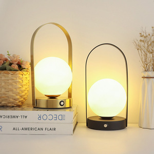 Modern Şarj Edilebilir Pil Kumandalı Aydınlatma Masa Lambası Taşınabilir <span class=keywords><strong>Mini</strong></span> LED*1.5W Masa Lambaları Şarap Kırmızı Yeşil Dekorasyon - Product Image 2