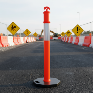 Poste Delimitador de Tráfico Naranja de 44 Pulgadas con Base de PE y Banda Reflectante Prismática de Alta Intensidad de 16 Pulgadas para Obras de Construcción y Carreteras - Product Image 2
